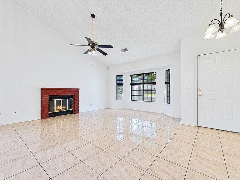 1475 Fir Ave - Photo 2 of 17