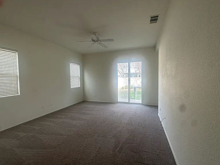 1255 E Pennsylvania Ave - Photo 6 of 10