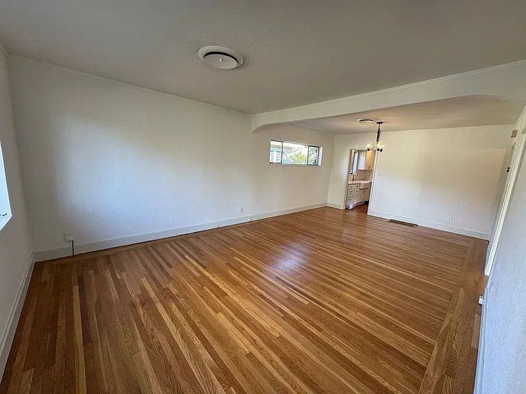 2135 39th St - Photo 2 of 13
