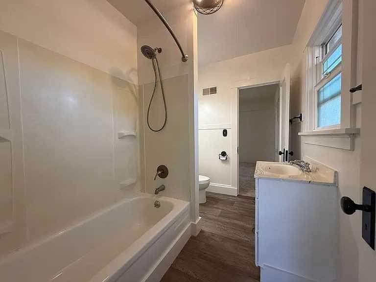 1196 W Latimer Ave - Photo 5 of 8