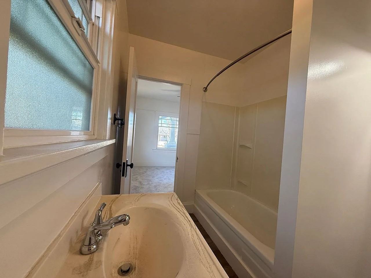 1196 W Latimer Ave - Photo 6 of 8