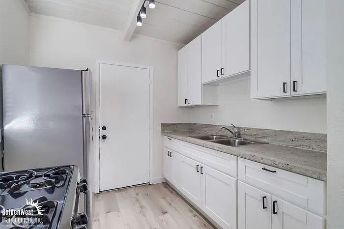 8150 Dodie St - Photo 6 of 12