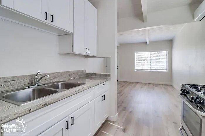 8150 Dodie St - Photo 7 of 12