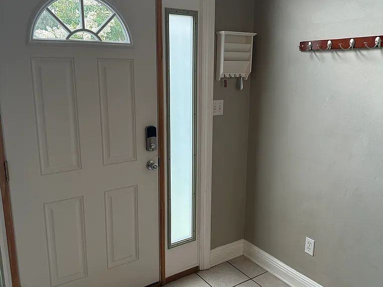 2956 Viking Way - Photo 3 of 6