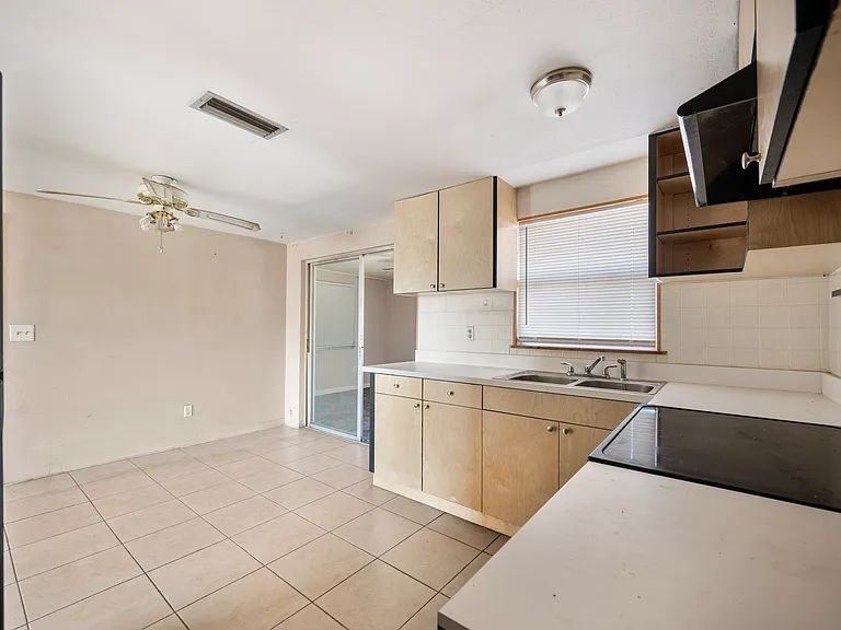 4719 Blossom Dr - Photo 7 of 13