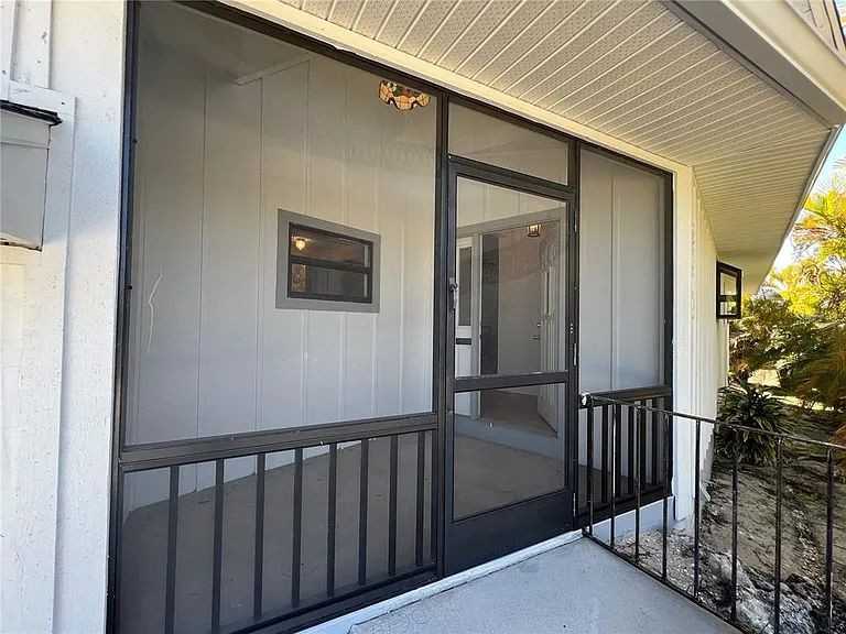 2615 Myrtle Ave - Photo 2 of 16