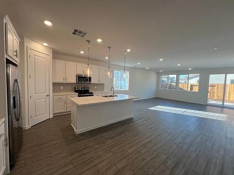 3309 Mesa Oak St - Photo 6 of 34