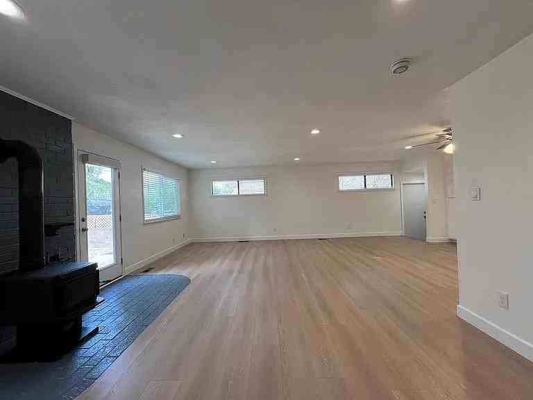 208 Fargo Way - Photo 2 of 14