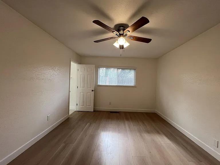 208 Fargo Way - Photo 7 of 14