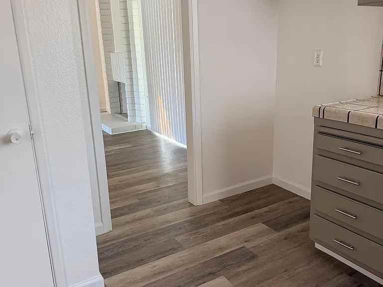 3208 Smokehouse Ave - Photo 7 of 25