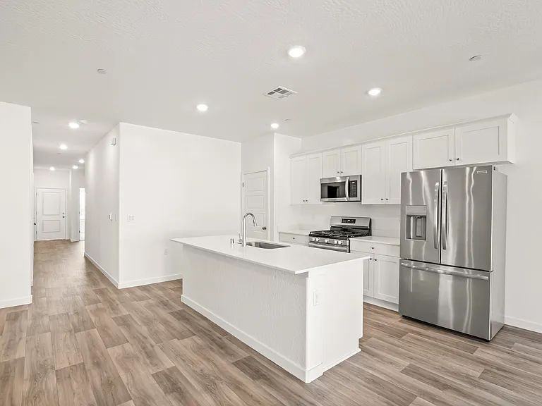 1109 Arroyo Way W - Photo 2 of 16