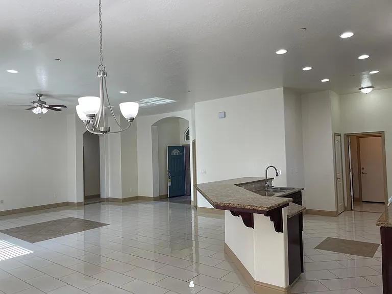 818 Claremont Ave - Photo 3 of 11