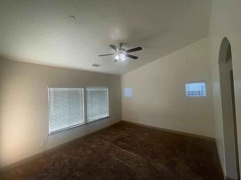 818 Claremont Ave - Photo 7 of 11