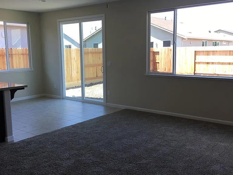 547 Glendon Ct - Photo 5 of 19