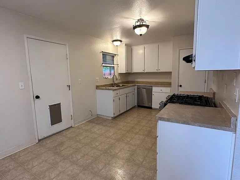 3635 Webster Dr - Photo 5 of 19