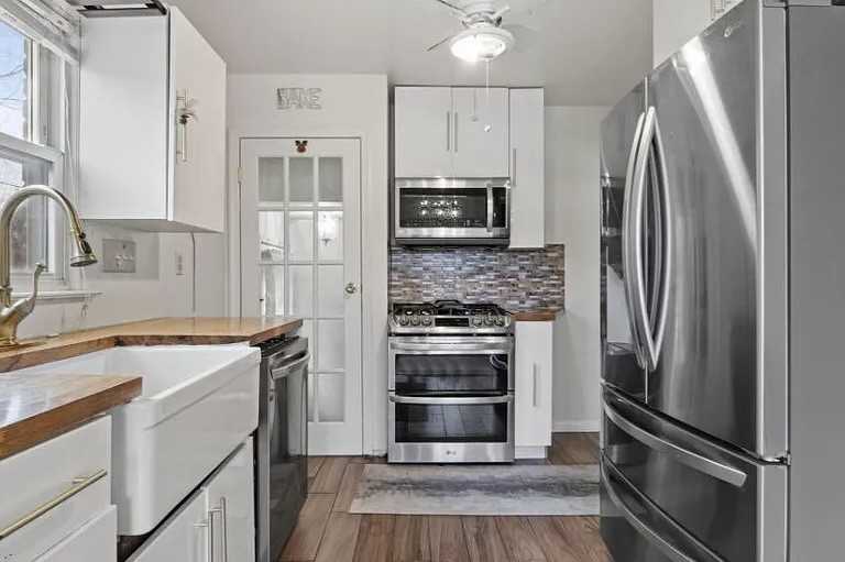 10049 Inkster Rd - Photo 3 of 17
