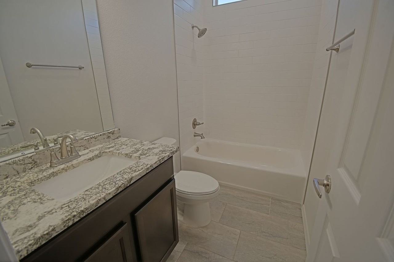 2546 Camino Plata Loop Ne - Photo 2 of 11