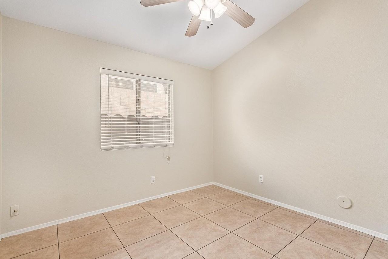 6339 W Saddlehorn Rd - Photo 2 of 17