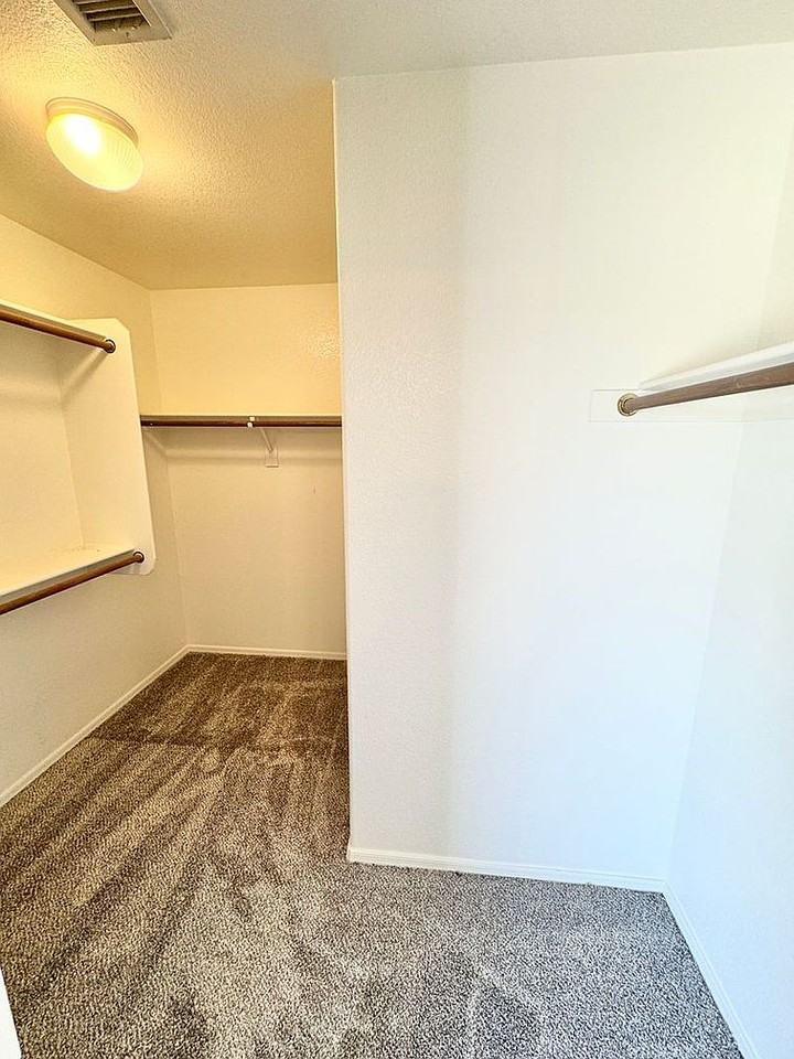 12351 W Sherman St - Photo 2 of 23