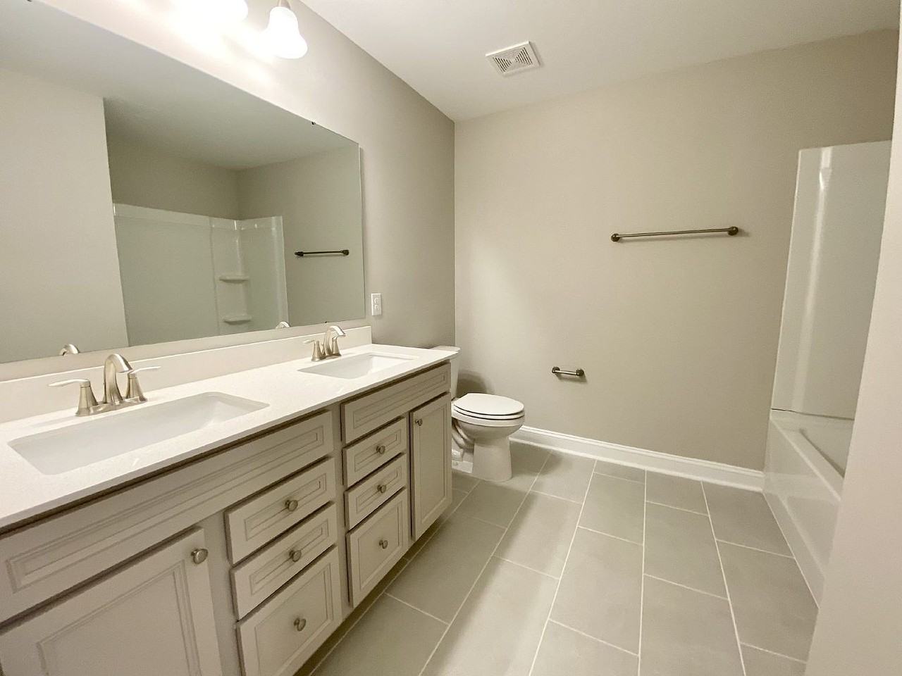 203 Danner Dr - Photo 4 of 16