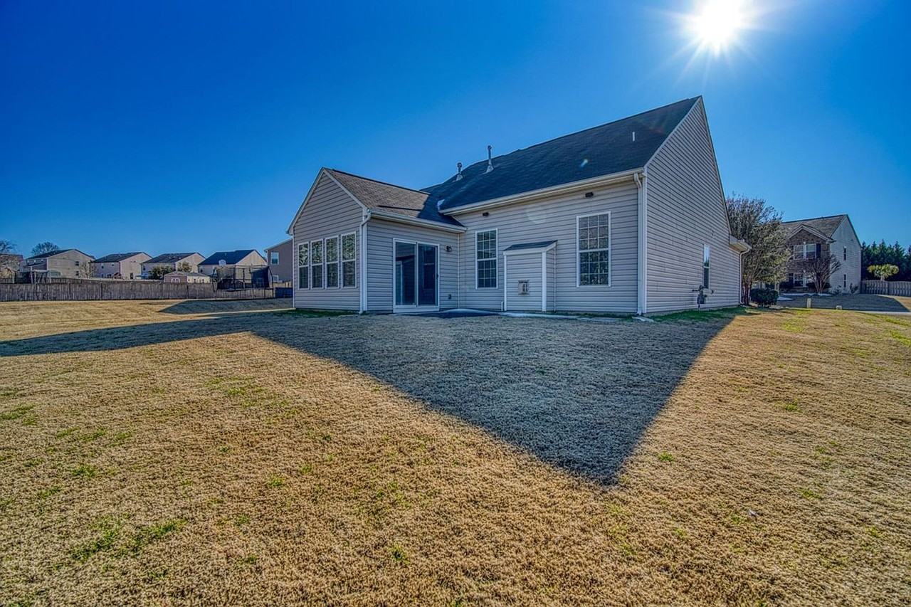 14 Suwannee Ct - Photo 6 of 45