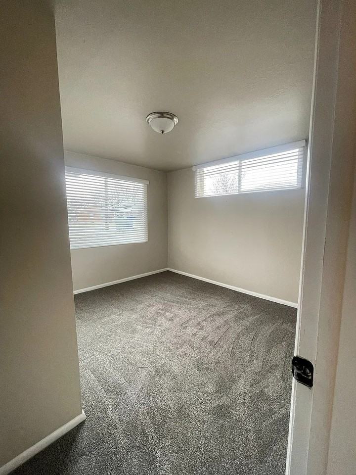 2191 E Crystal Ave - Photo 6 of 17