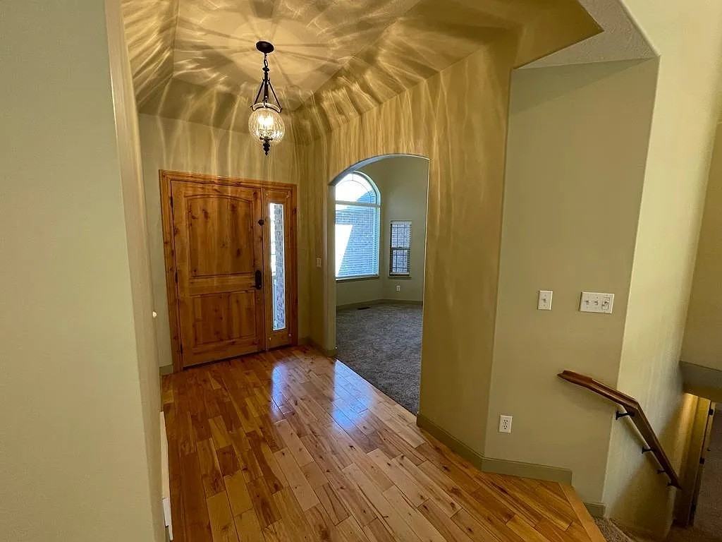 2090 Ne - Photo 5 of 30