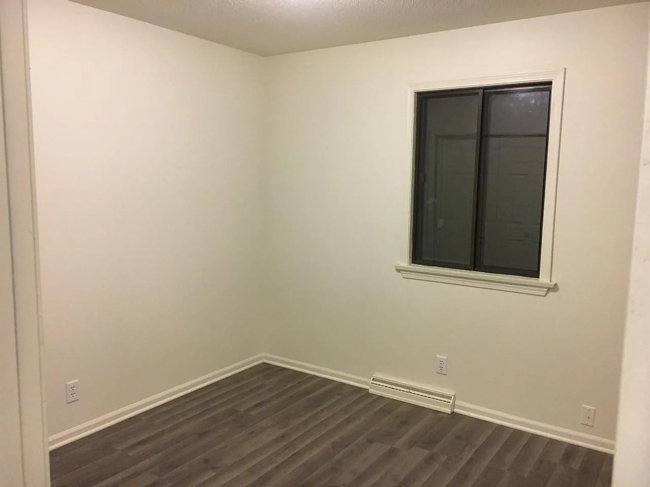 13363 Lincoln St - Photo 2 of 14