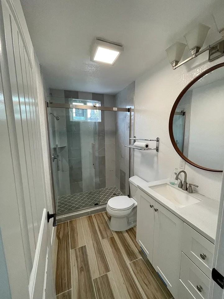 3323 52nd St - Photo 2 of 4