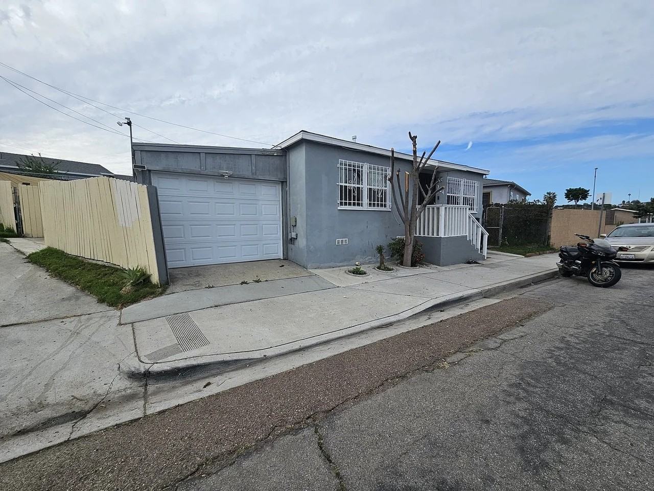 224 53rd St - Photo 2 of 9