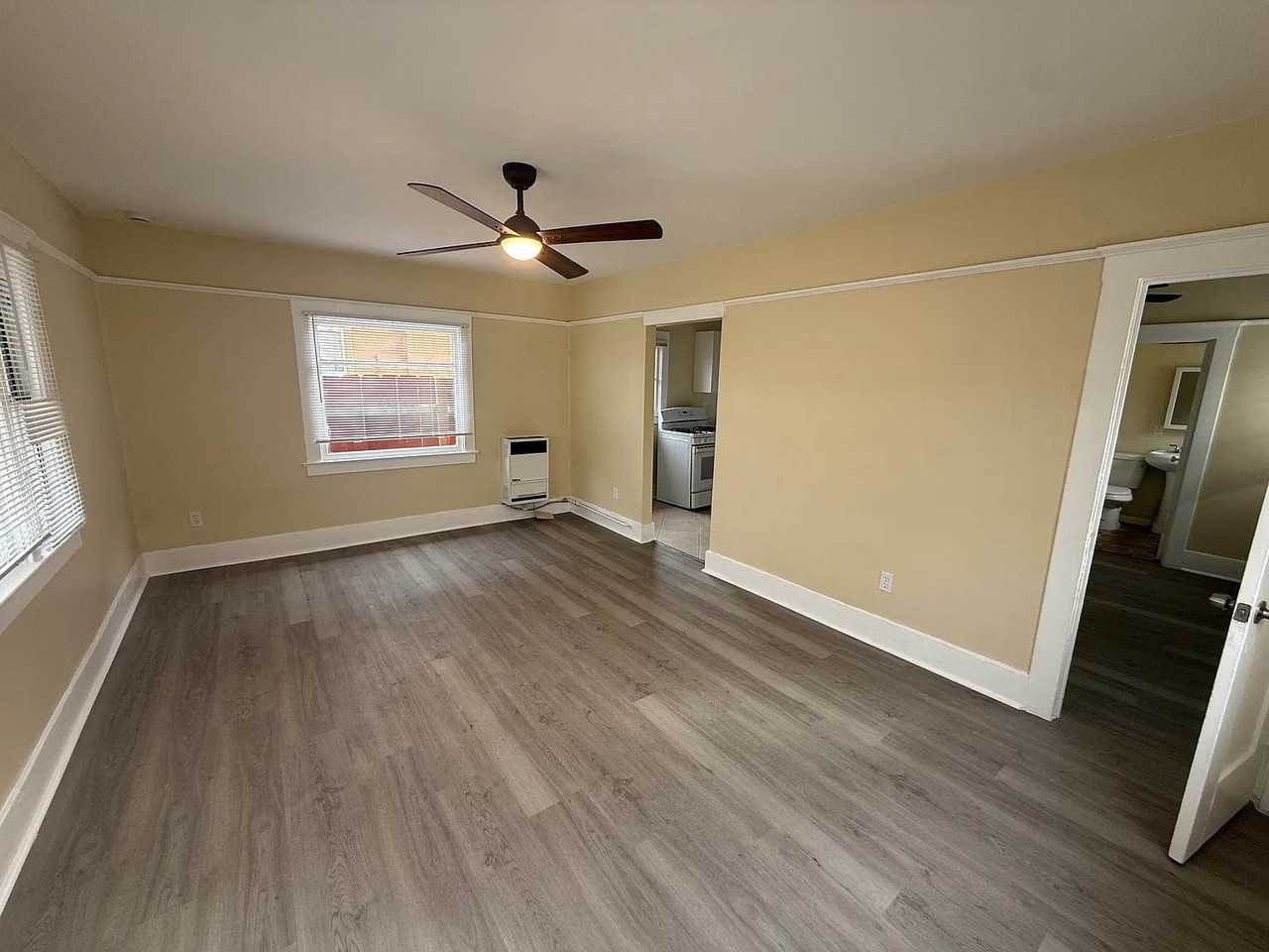 3837 Van Dyke Ave - Photo 2 of 5