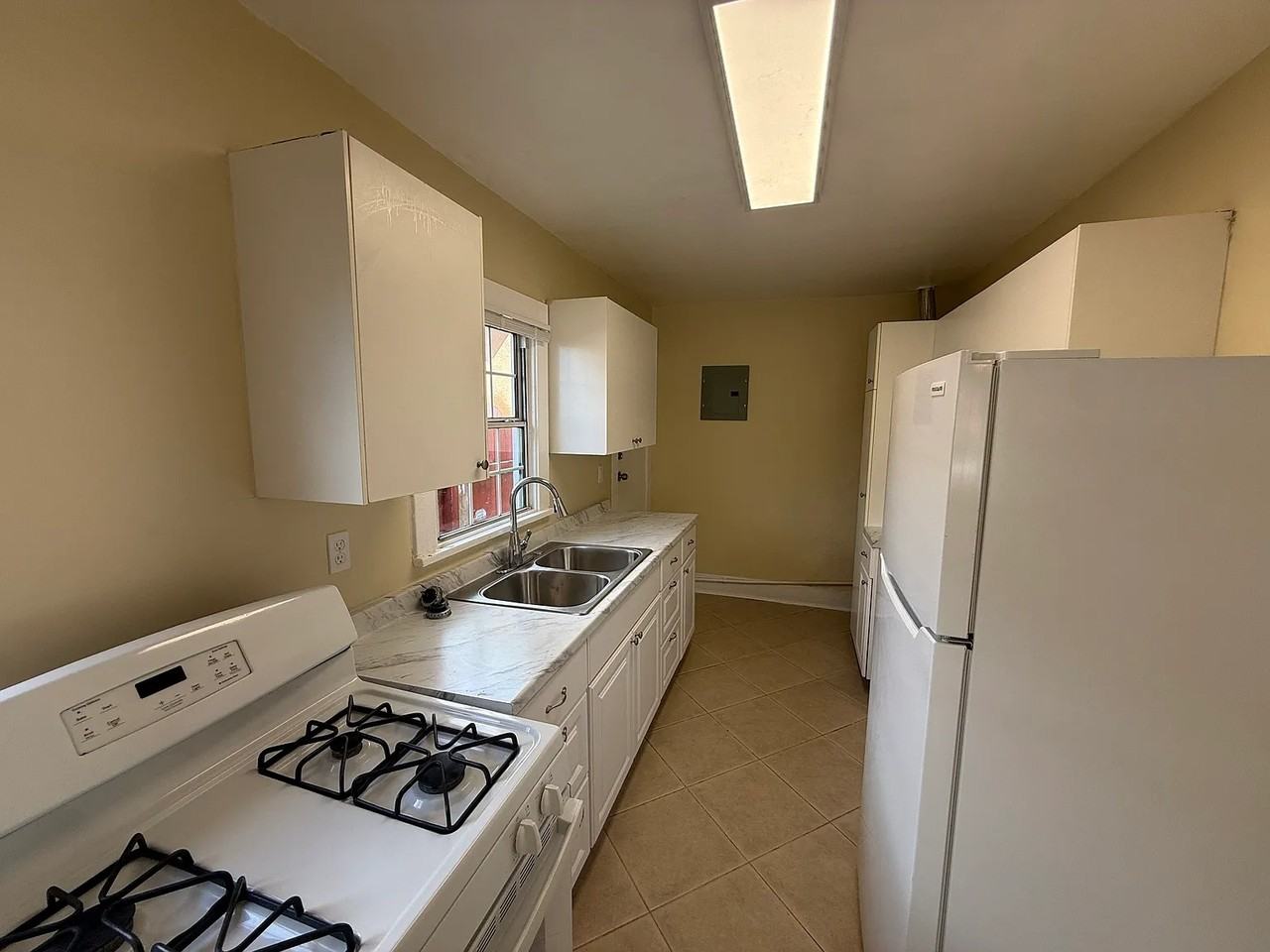 3837 Van Dyke Ave - Photo 3 of 5