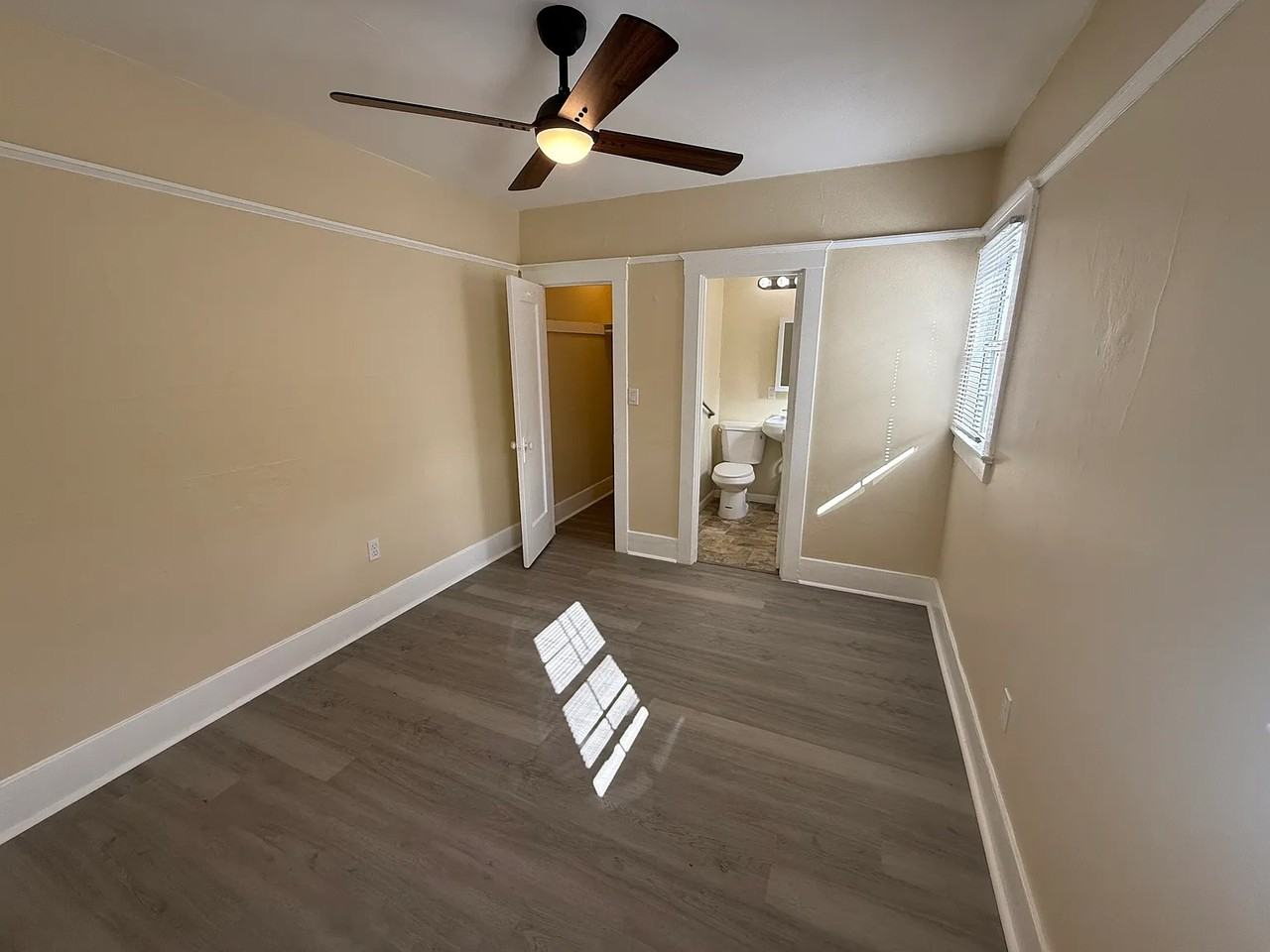 3837 Van Dyke Ave - Photo 4 of 5