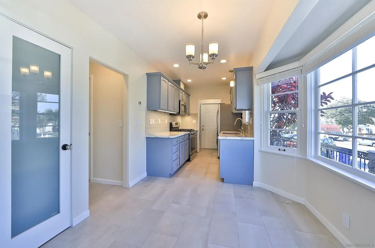 2005 J St - Photo 3 of 16