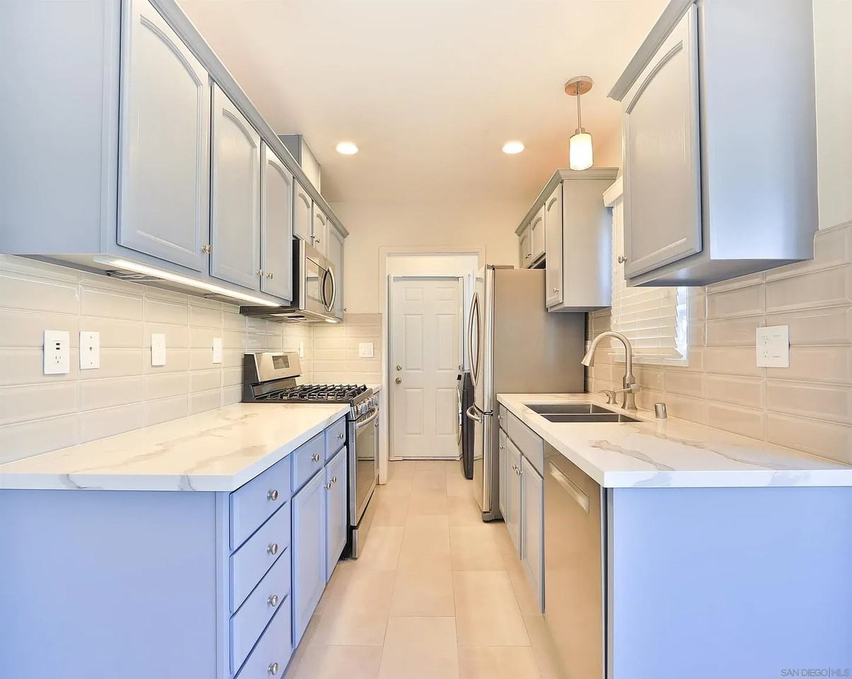 2005 J St - Photo 6 of 16