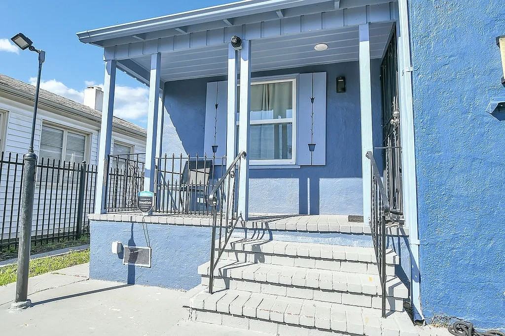 2439 89th Ave - Photo 3 of 23