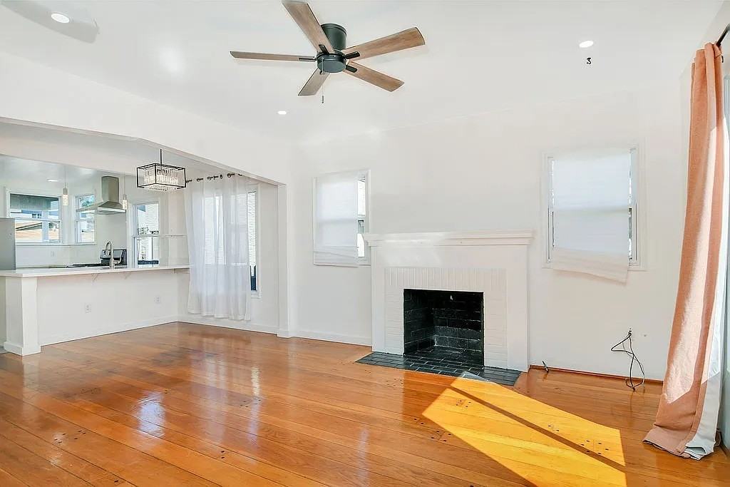 2439 89th Ave - Photo 4 of 23