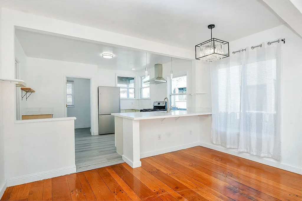 2439 89th Ave - Photo 6 of 23