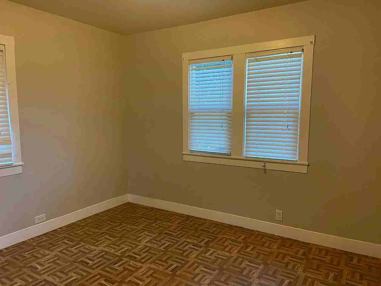 7949 Earl St - Photo 6 of 8