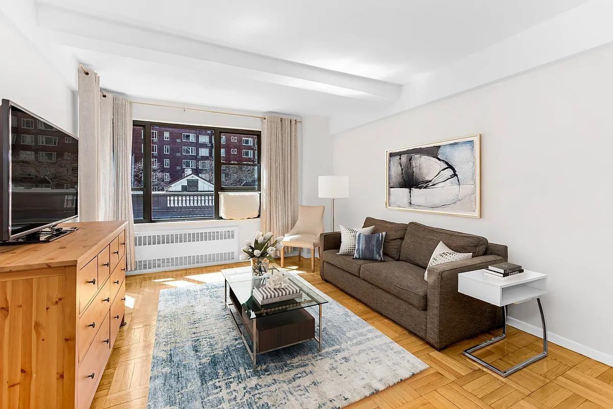 30 E 37th St #5K - Photo 4 of 10