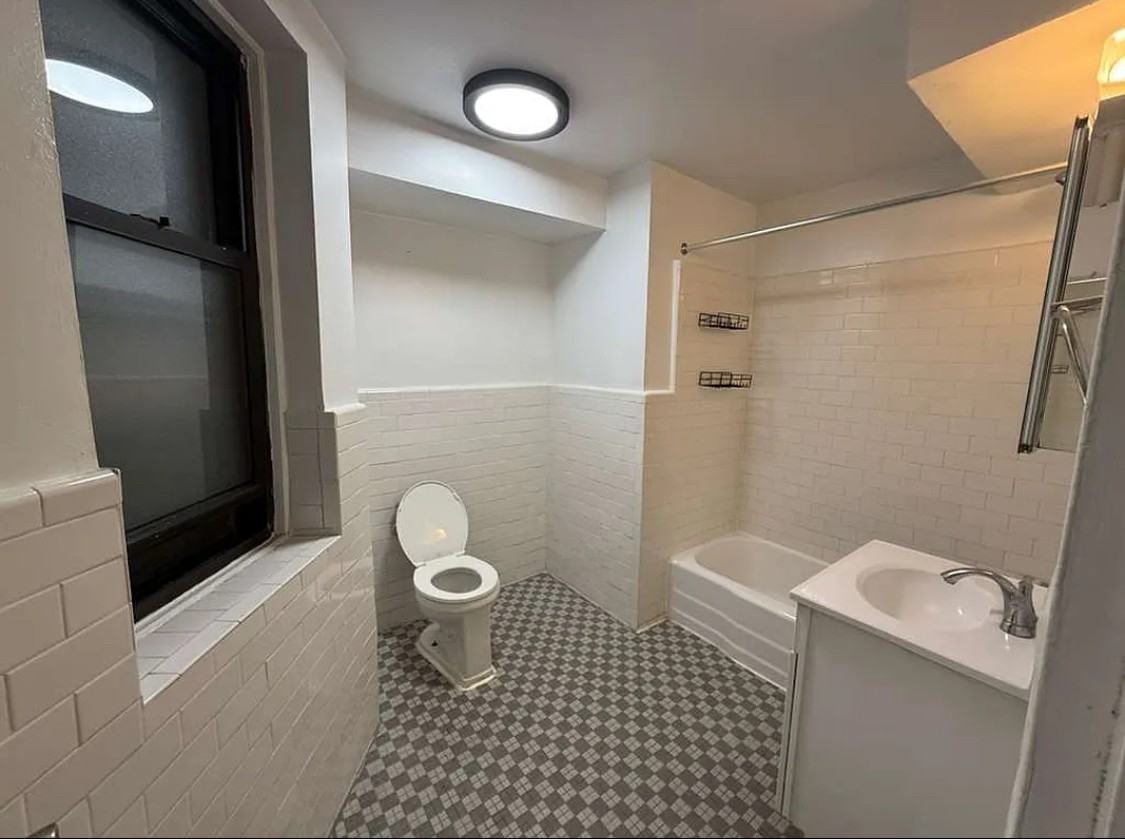 418 E 77th St #2G - Photo 4 of 12