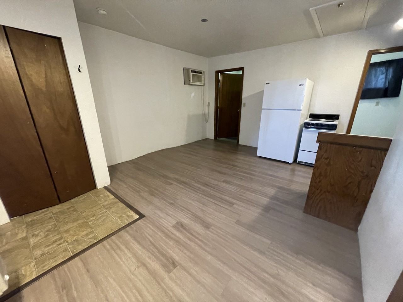 1300 Ne Williams St #4 - Photo 5 of 6