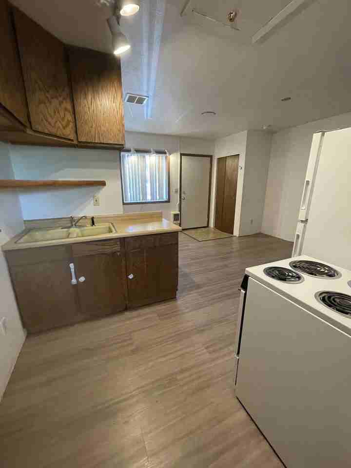 1300 Ne Williams St #4 - Photo 6 of 6