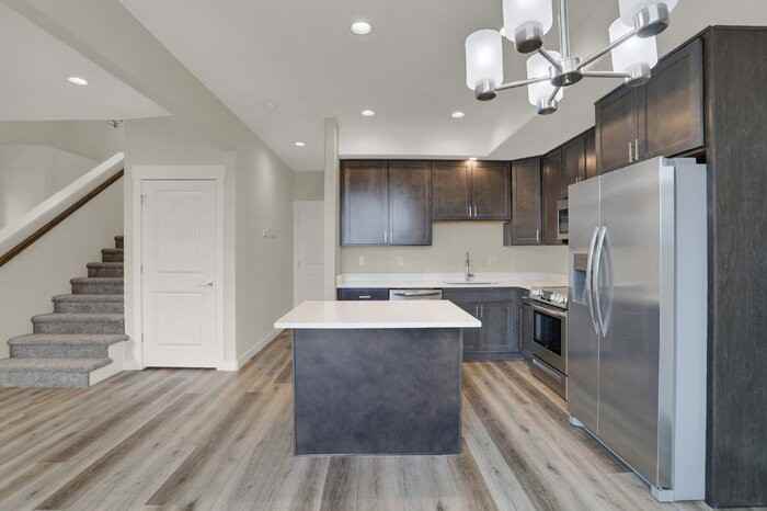 3780 Venice Grv - Photo 5 of 28