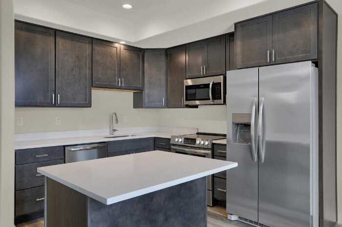 3780 Venice Grv - Photo 6 of 28