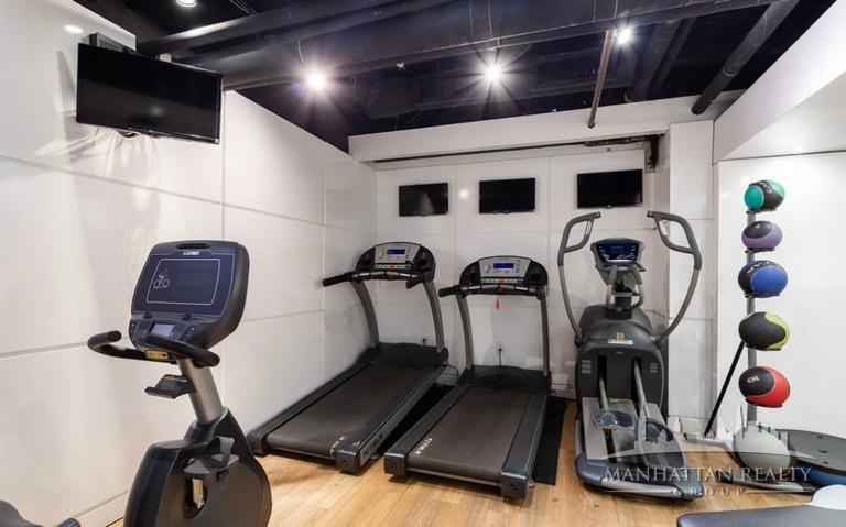 E 63rd St #002 - Photo 5 of 5