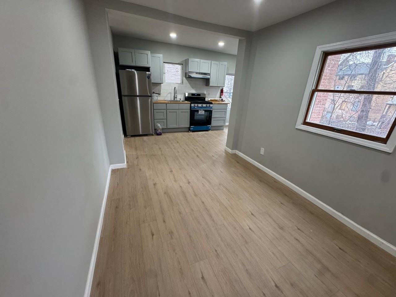 163 Lander St - Photo 2 of 11