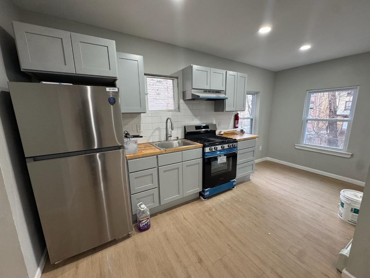 163 Lander St - Photo 3 of 11