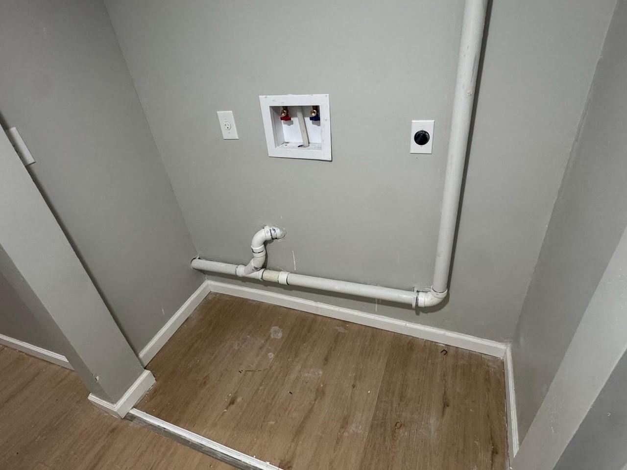 163 Lander St - Photo 4 of 11