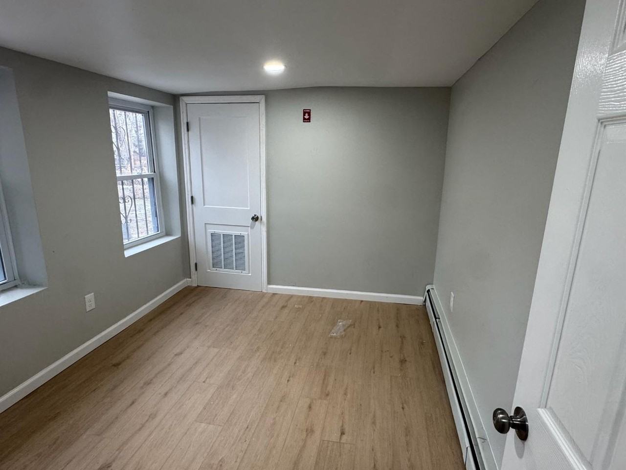 163 Lander St - Photo 5 of 11